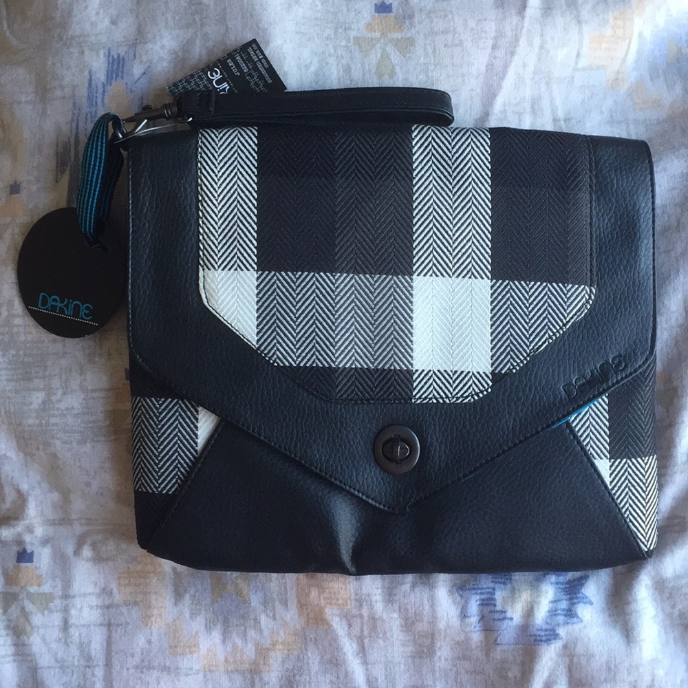 NWT Dakine Large Wristlet